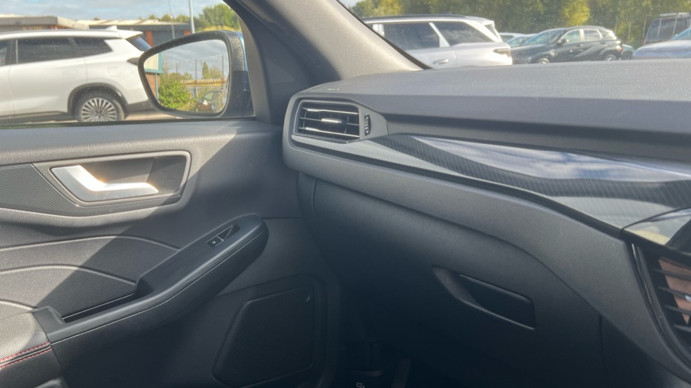 Ford Kuga 1.5 EcoBoost 150 ST-Line X Edition 5dr Petrol Estate - Image 33