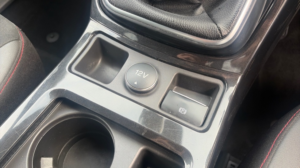 Ford Kuga 1.5 TDCi ST-Line 5dr 2WD Diesel Estate - Image 19