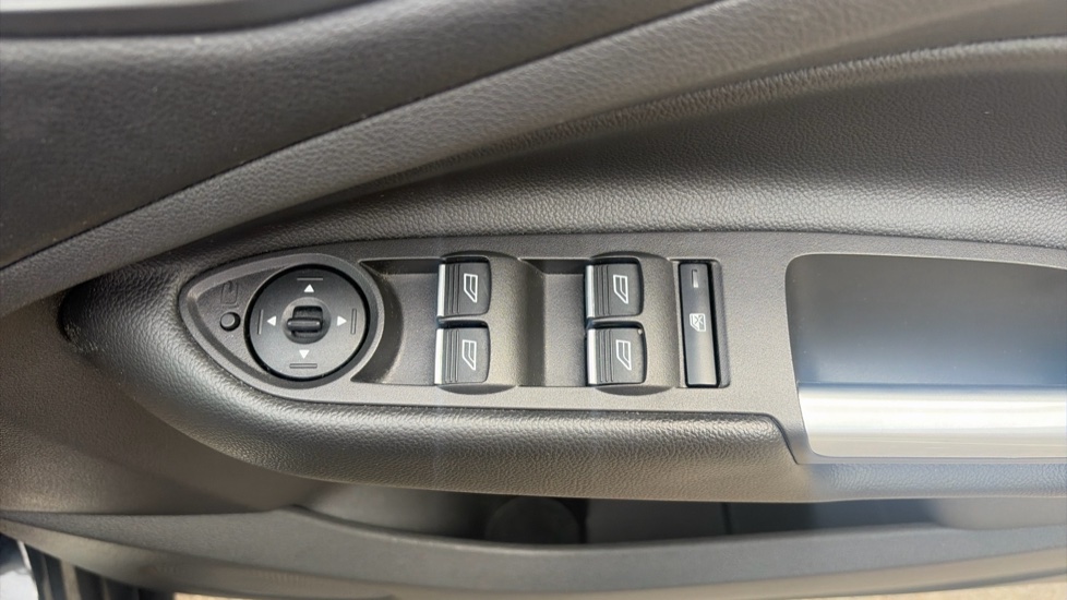 Ford Kuga 1.5 TDCi ST-Line 5dr 2WD Diesel Estate - Image 28