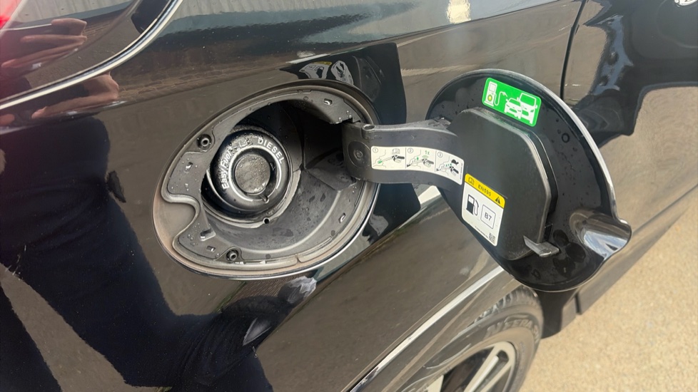 Ford Kuga 1.5 TDCi ST-Line 5dr 2WD Diesel Estate - Image 30