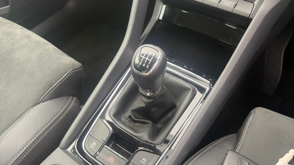 Skoda Karoq 1.5 TSI SE L 5dr Petrol Estate - Image 13