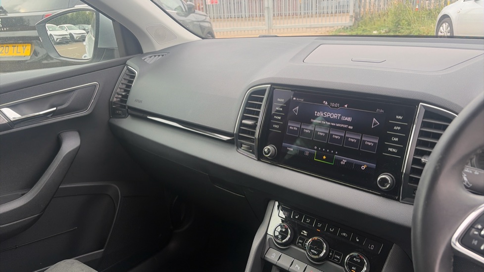 Skoda Karoq 1.5 TSI SE L 5dr Petrol Estate - Image 14