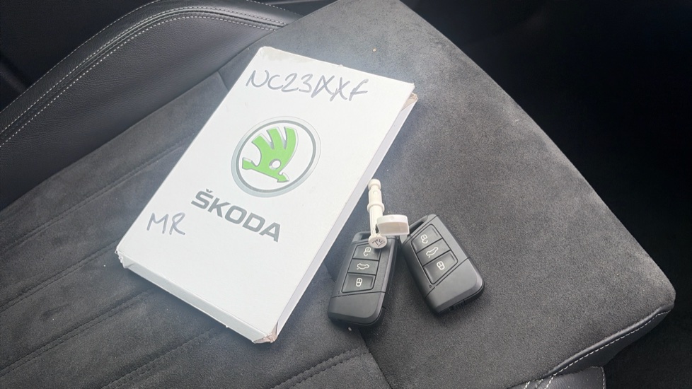 Skoda Karoq 1.5 TSI SE L 5dr Petrol Estate - Image 19