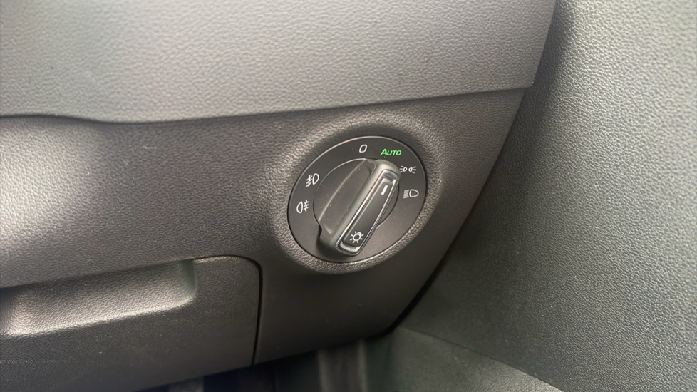 Skoda Karoq 1.5 TSI SE L 5dr Petrol Estate - Image 23