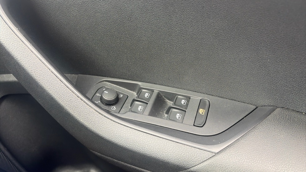 Skoda Karoq 1.5 TSI SE L 5dr Petrol Estate - Image 25