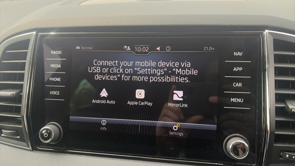 Skoda Karoq 1.5 TSI SE L 5dr Petrol Estate - Image 28