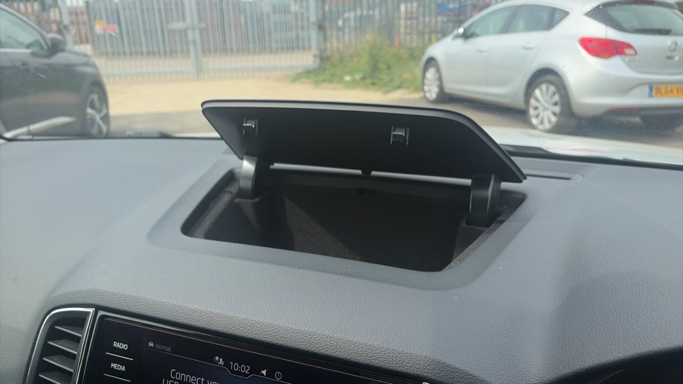 Skoda Karoq 1.5 TSI SE L 5dr Petrol Estate - Image 30