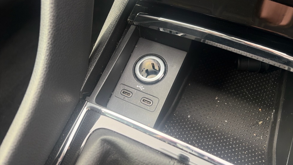 Skoda Karoq 1.5 TSI SE L 5dr Petrol Estate - Image 33