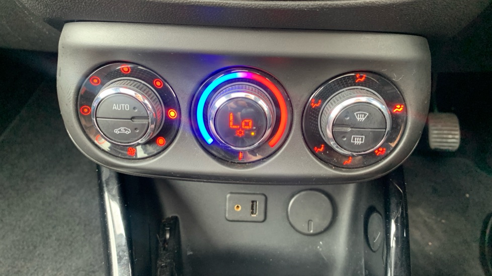 Vauxhall Adam 1.2i Glam 3dr Petrol Hatchback - Image 38
