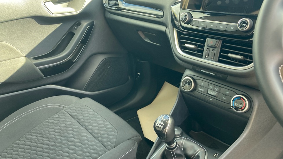 Ford Fiesta 1.0 EcoBoost Titanium 5dr Petrol Hatchback - Image 14