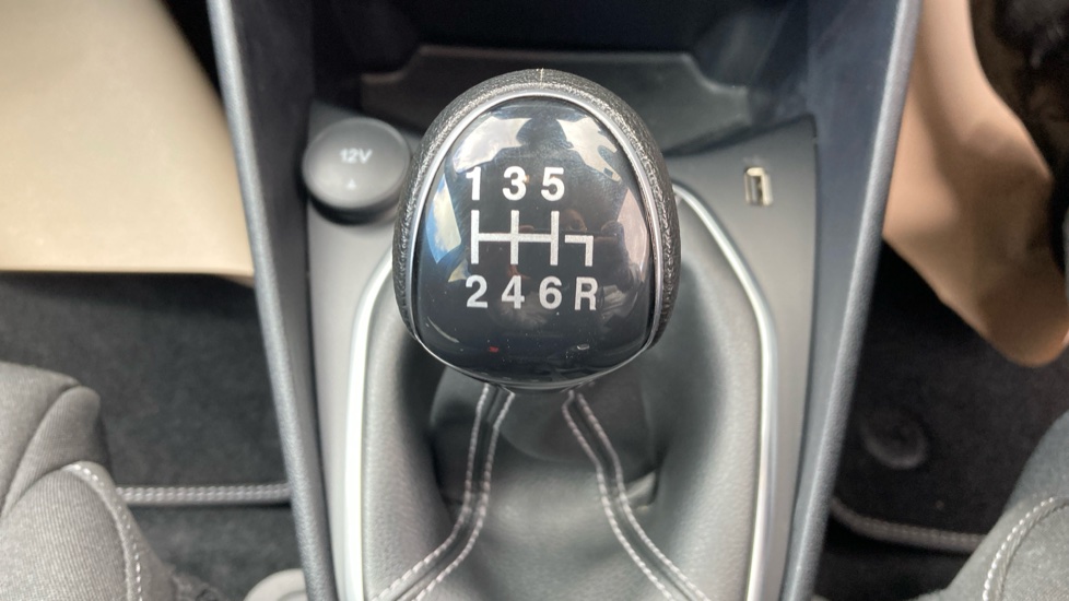 Ford Fiesta 1.0 EcoBoost Titanium 5dr Petrol Hatchback - Image 39
