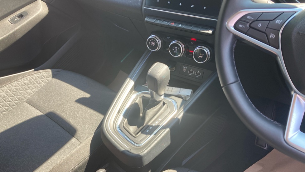 Renault Clio 1.6 E-TECH full hybrid 145 Evolution 5dr Auto Hybrid Hatchback - Image 13