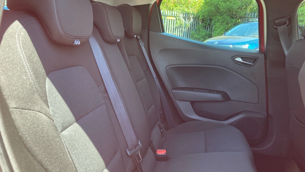 Renault Clio 1.6 E-TECH full hybrid 145 Evolution 5dr Auto Hybrid Hatchback - Image 16