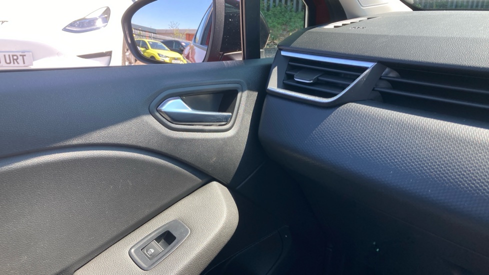 Renault Clio 1.6 E-TECH full hybrid 145 Evolution 5dr Auto Hybrid Hatchback - Image 42