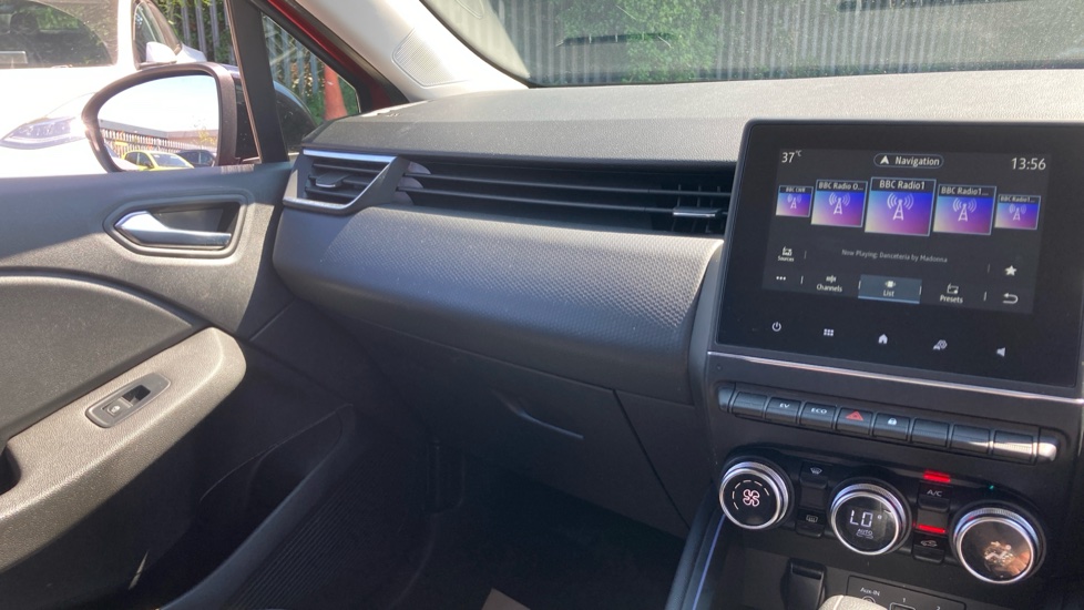 Renault Clio 1.6 E-TECH full hybrid 145 Evolution 5dr Auto Hybrid Hatchback - Image 43