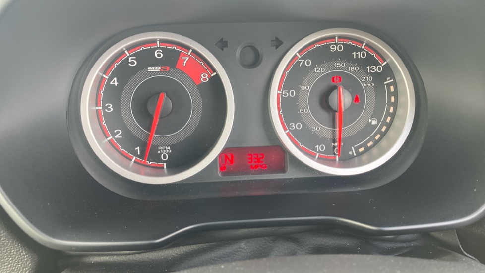 MG MG3 1.5 VTi-TECH Exclusive 5dr [Navigation] Petrol Hatchback - Image 30