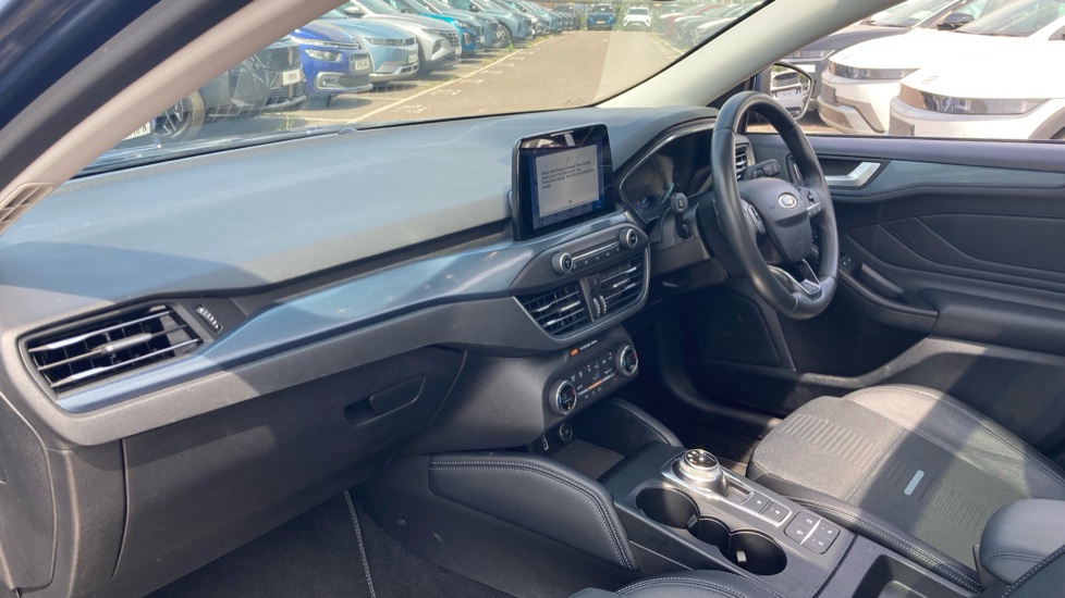 Ford Focus 1.0 EcoBoost 125 Active X Auto 5dr Petrol Hatchback - Image 9