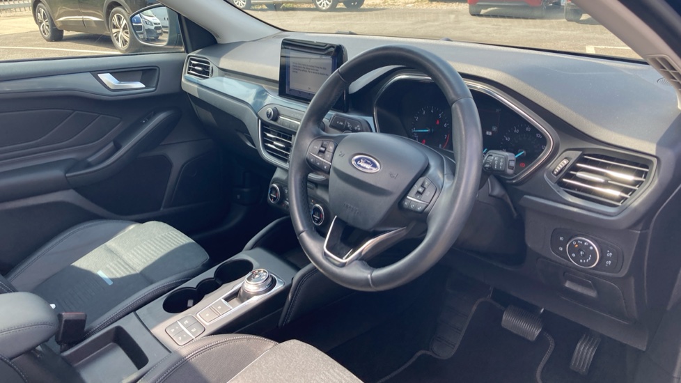 Ford Focus 1.0 EcoBoost 125 Active X Auto 5dr Petrol Hatchback - Image 11