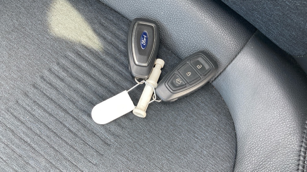 Ford Focus 1.0 EcoBoost 125 Active X Auto 5dr Petrol Hatchback - Image 20