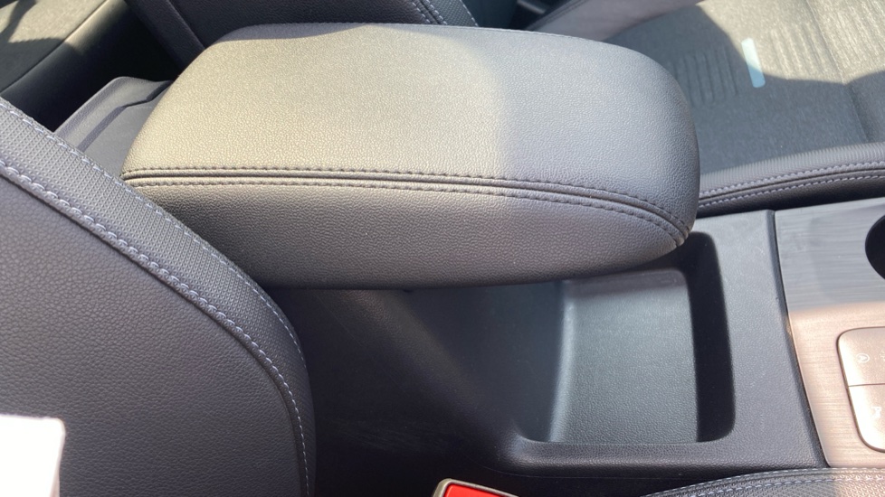 Ford Focus 1.0 EcoBoost 125 Active X Auto 5dr Petrol Hatchback - Image 29
