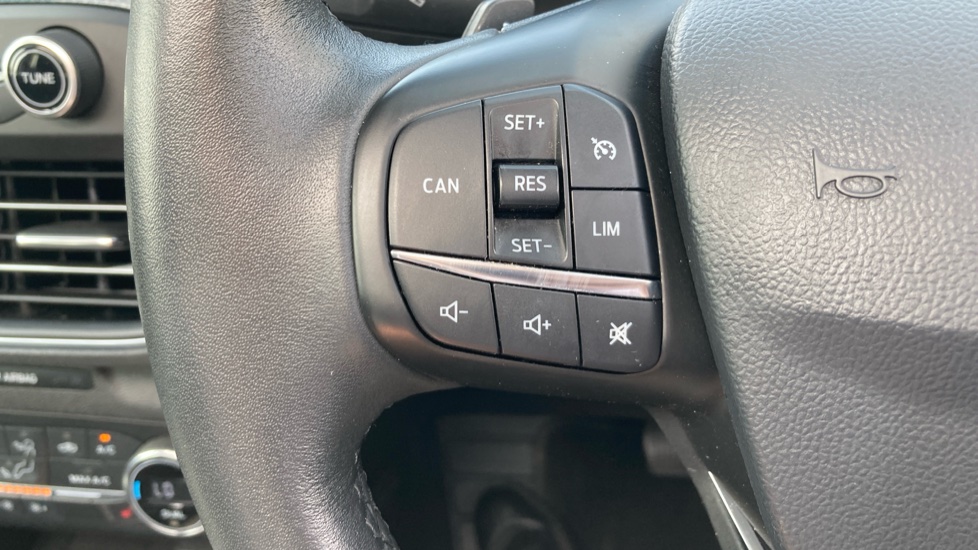 Ford Focus 1.0 EcoBoost 125 Active X Auto 5dr Petrol Hatchback - Image 31
