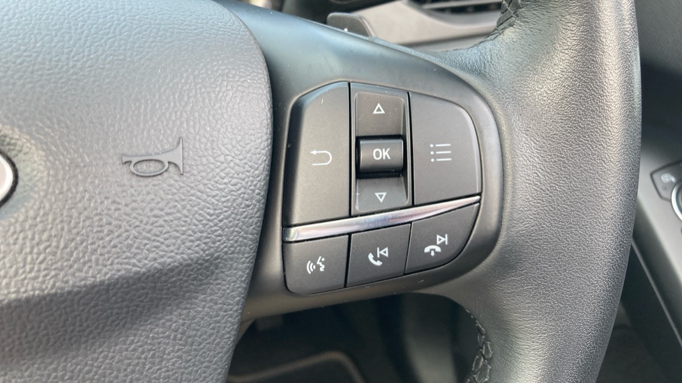 Ford Focus 1.0 EcoBoost 125 Active X Auto 5dr Petrol Hatchback - Image 32