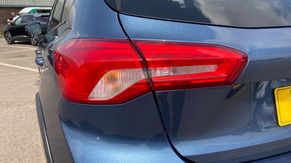 Ford Focus 1.0 EcoBoost 125 Active X Auto 5dr Petrol Hatchback - Image 58