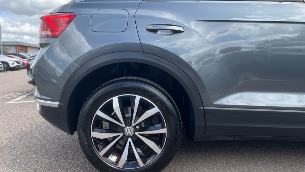 Volkswagen T-Roc 1.5 TSI EVO SE 5dr Petrol Hatchback - Image 7