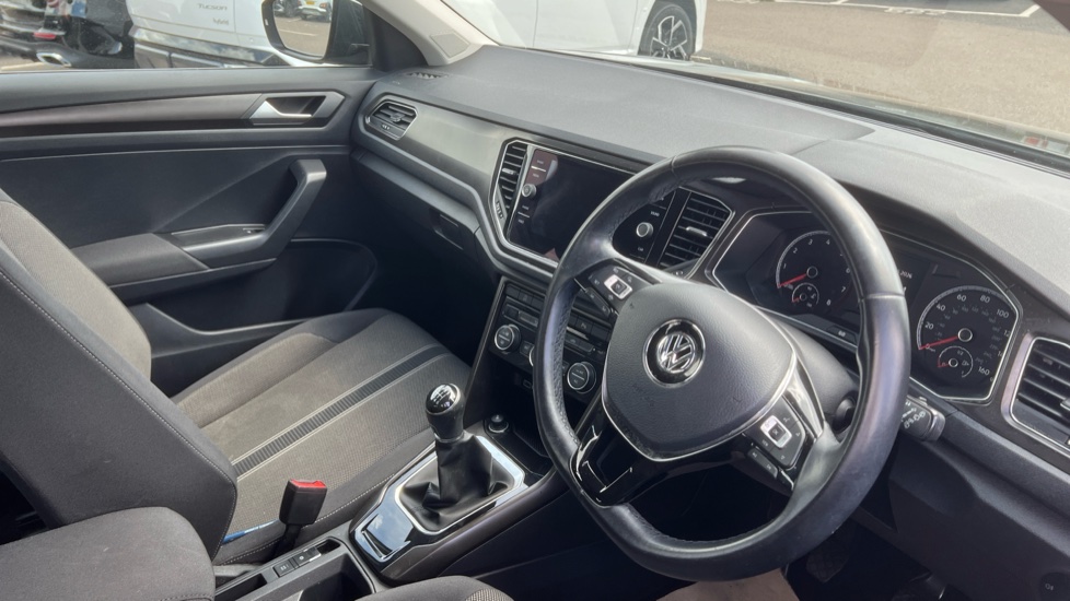 Volkswagen T-Roc 1.5 TSI EVO SE 5dr Petrol Hatchback - Image 11