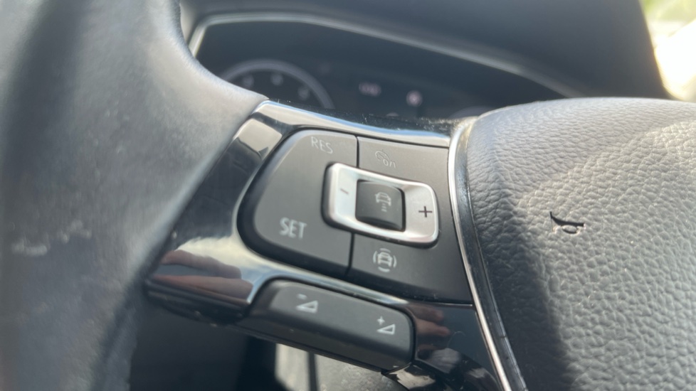 Volkswagen T-Roc 1.5 TSI EVO SE 5dr Petrol Hatchback - Image 23