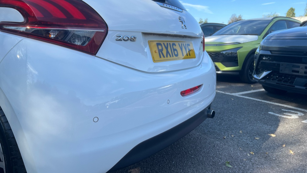 Peugeot 208 1.2 PureTech 110 GT Line 5dr Petrol Hatchback - Image 41