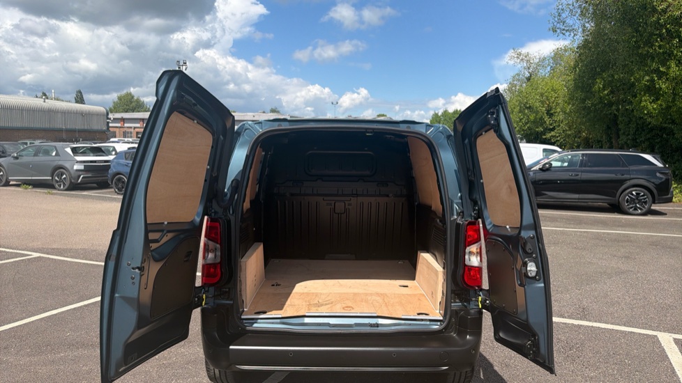 Peugeot Partner Standard Diesel 1.5 BlueHDi 100 Professional Van - Image 4
