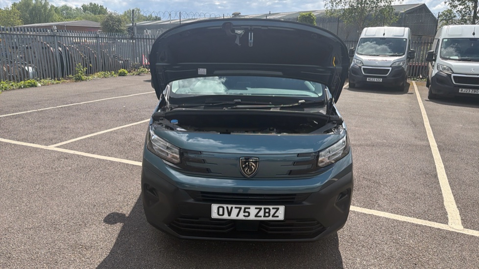 Peugeot Partner Standard Diesel 1.5 BlueHDi 100 Professional Van - Image 8