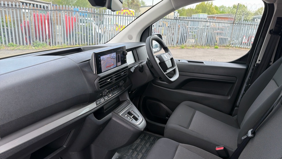 Peugeot Expert E-L1 100kW 75kWh Asphalt Crew Van Auto - Image 9