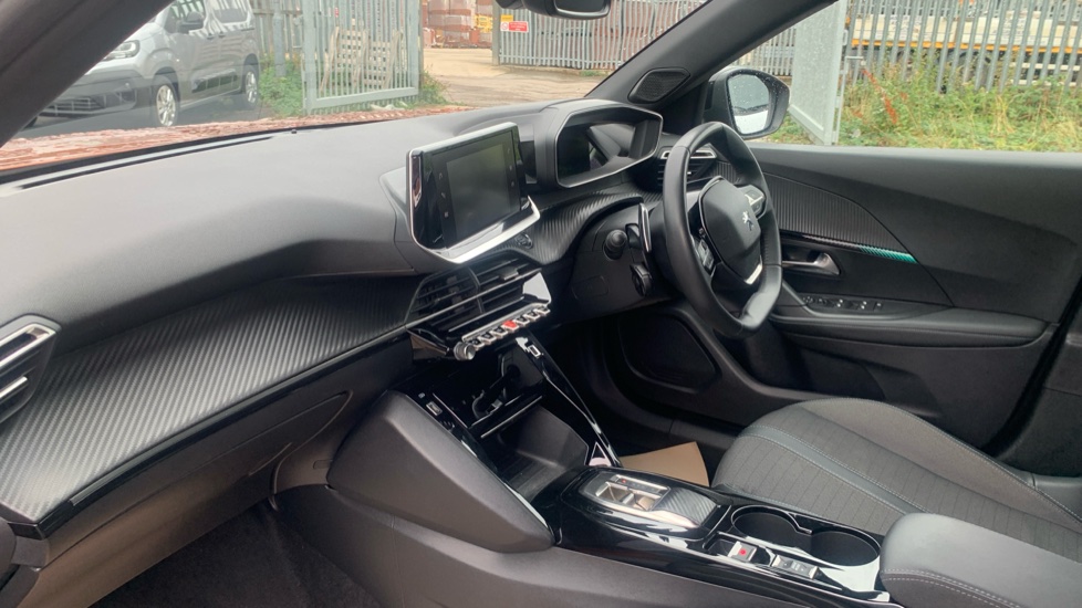 Peugeot 2008 1.2 PureTech 130 Allure Premium+ 5dr EAT8 Petrol Estate - Image 9