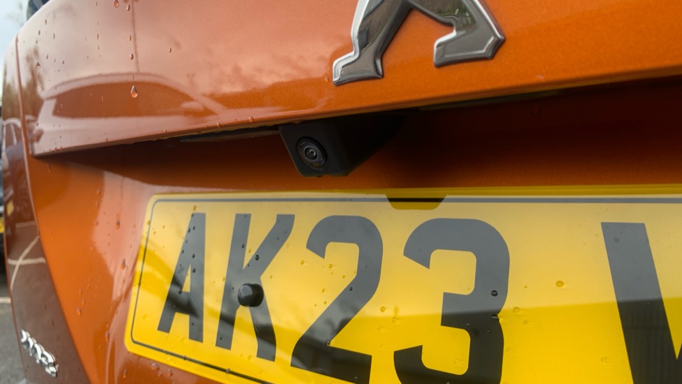 Peugeot 2008 1.2 PureTech 130 Allure Premium+ 5dr EAT8 Petrol Estate - Image 28
