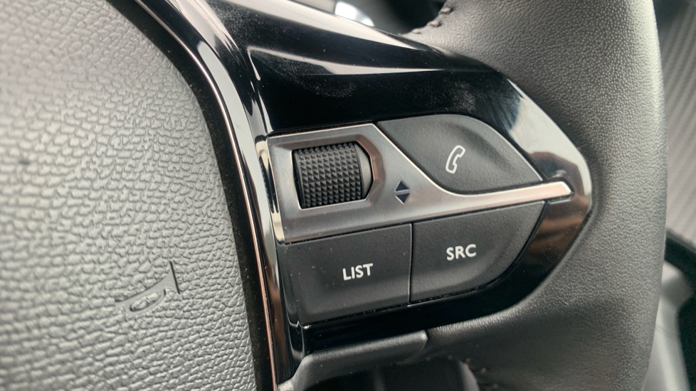 Peugeot 2008 1.2 PureTech 130 Allure Premium+ 5dr EAT8 Petrol Estate - Image 36