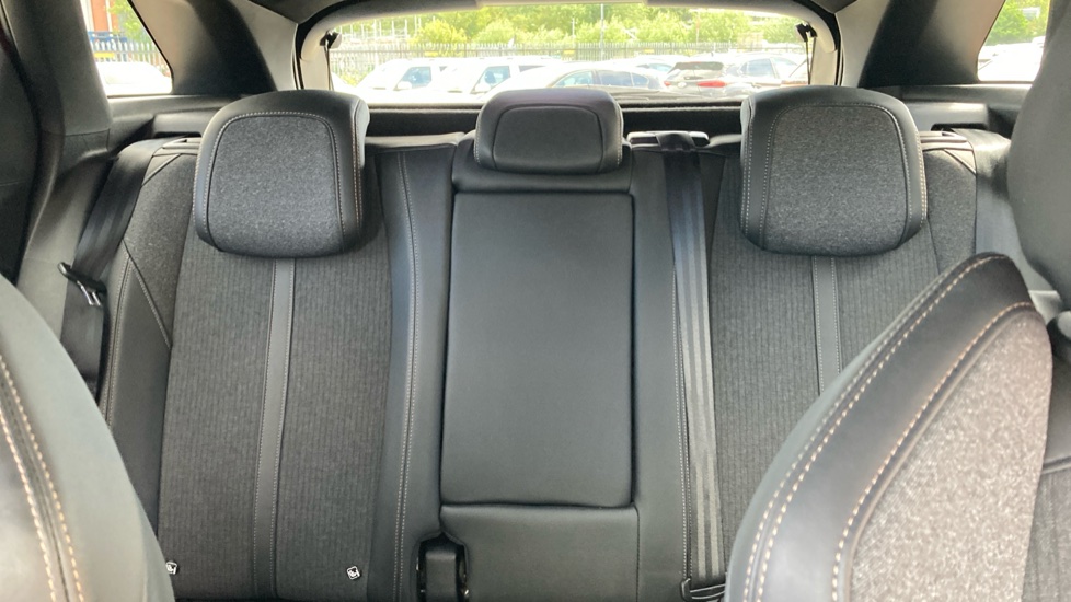 Peugeot 3008 1.6 PureTech 180 GT Line 5dr EAT8 Petrol Estate - Image 15