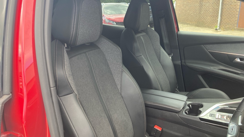 Peugeot 3008 1.6 PureTech 180 GT Line 5dr EAT8 Petrol Estate - Image 44