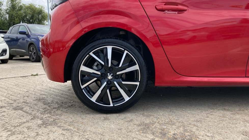 Peugeot 208 1.2 PureTech 100 Allure 5dr Petrol Hatchback - Image 7
