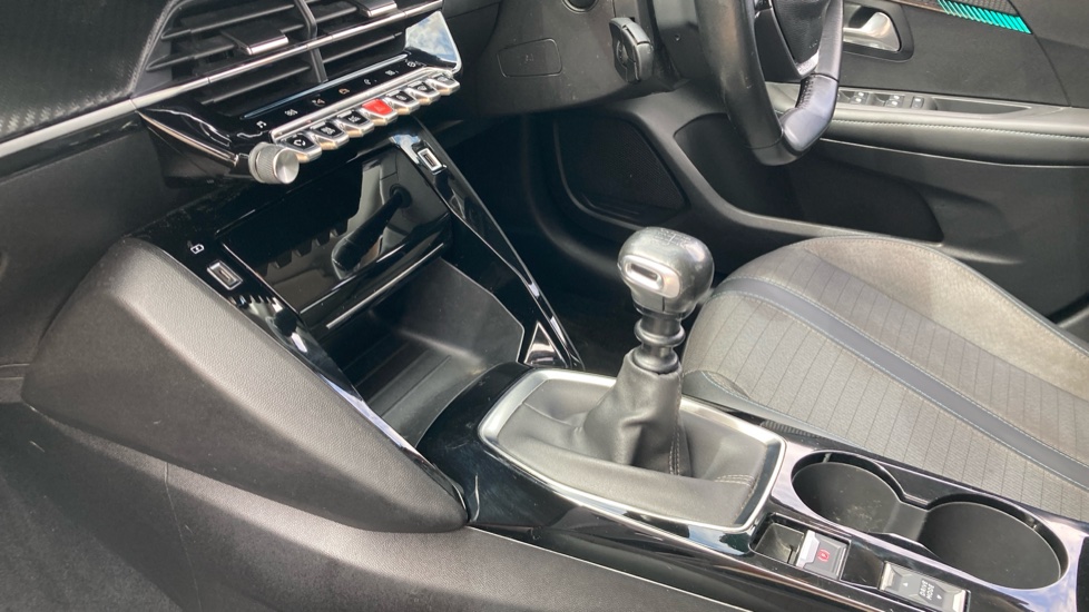 Peugeot 208 1.2 PureTech 100 Allure 5dr Petrol Hatchback - Image 13