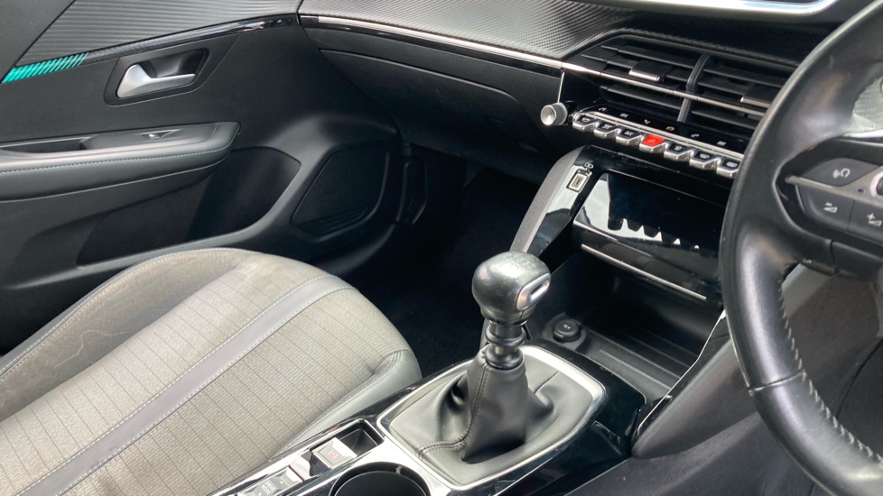 Peugeot 208 1.2 PureTech 100 Allure 5dr Petrol Hatchback - Image 14