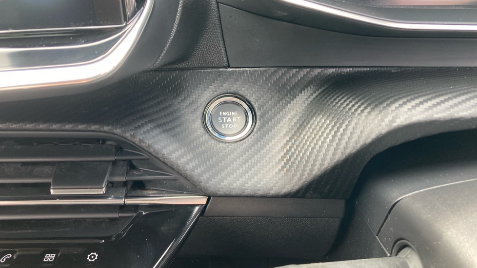Peugeot 208 1.2 PureTech 100 Allure 5dr Petrol Hatchback - Image 26