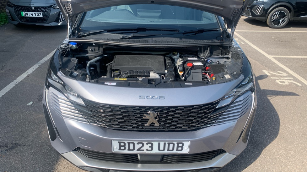 Peugeot 5008 1.2 PureTech Allure Premium+ 5dr EAT8 Petrol Estate - Image 8
