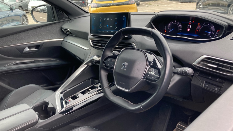 Peugeot 5008 1.5 BlueHDi Allure Premium+ 5dr EAT8 Diesel Estate - Image 11