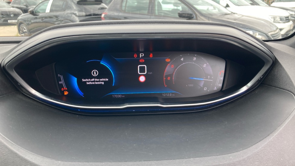 Peugeot 5008 1.5 BlueHDi Allure Premium+ 5dr EAT8 Diesel Estate - Image 18