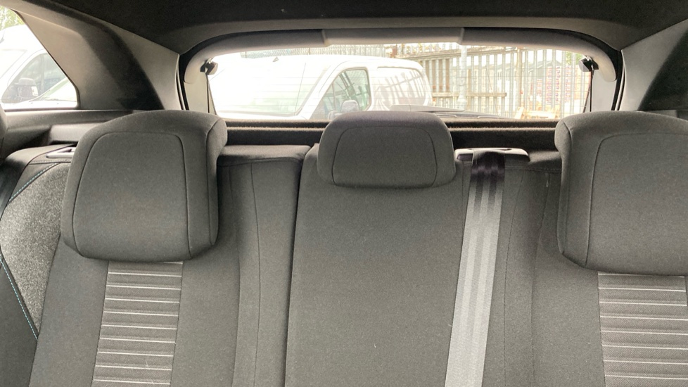 Peugeot 3008 1.2 PureTech Active Premium+ 5dr EAT8 Petrol Estate - Image 15