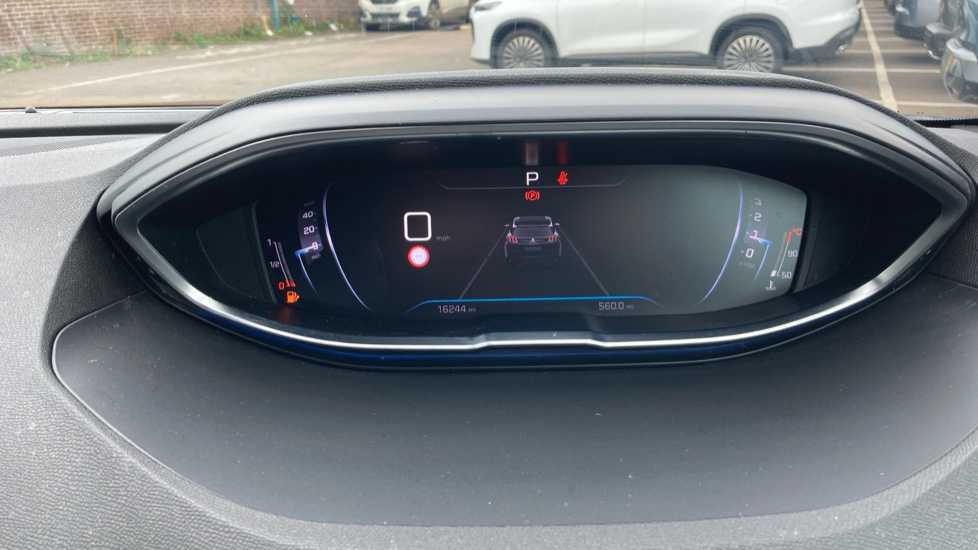 Peugeot 3008 1.2 PureTech Active Premium+ 5dr EAT8 Petrol Estate - Image 25