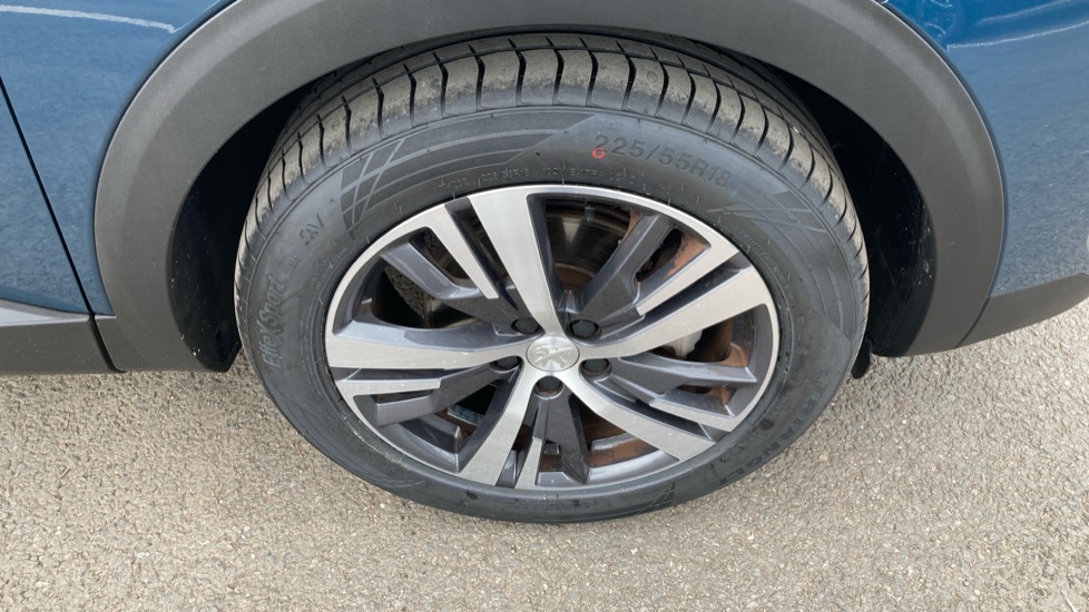Peugeot 3008 1.2 PureTech Active Premium+ 5dr EAT8 Petrol Estate - Image 29