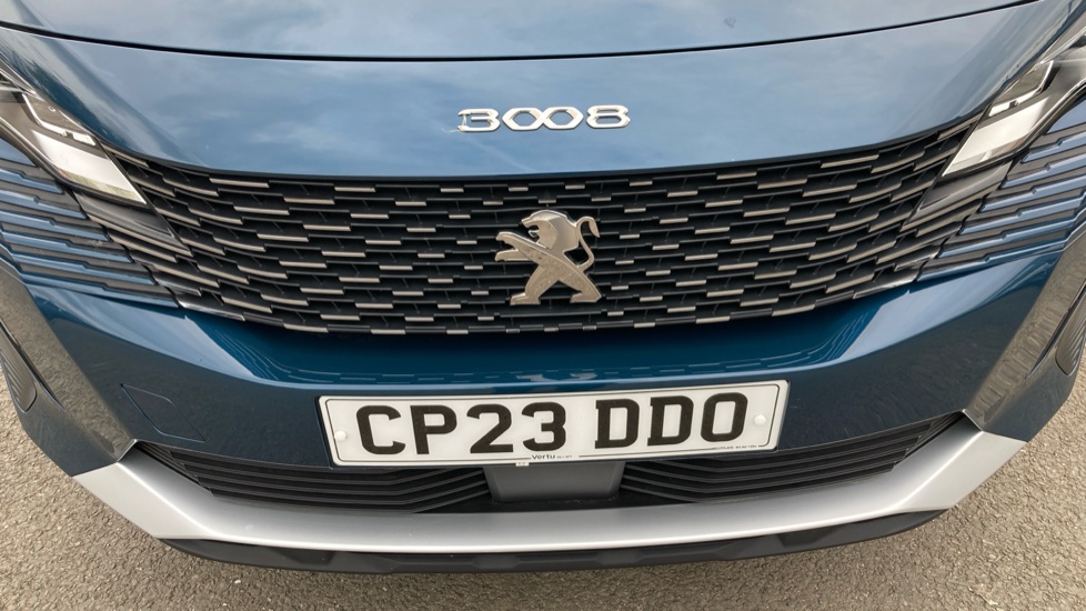 Peugeot 3008 1.2 PureTech Active Premium+ 5dr EAT8 Petrol Estate - Image 32